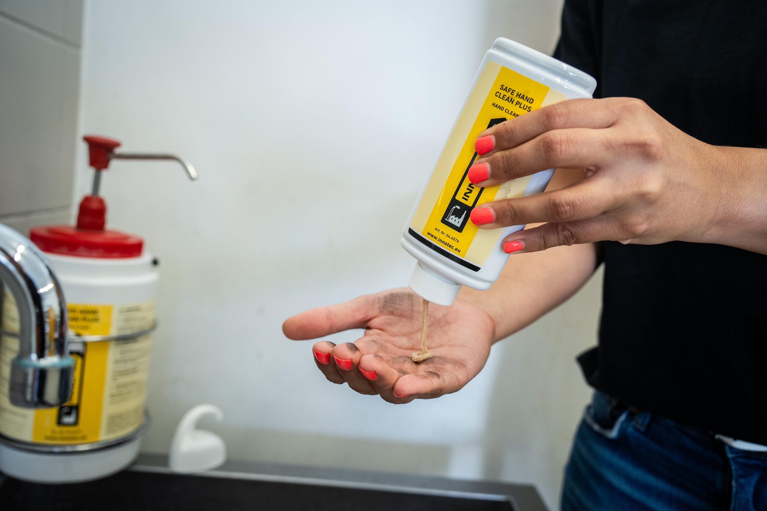 Safe Hand Clean Plus NEW – Bild 2